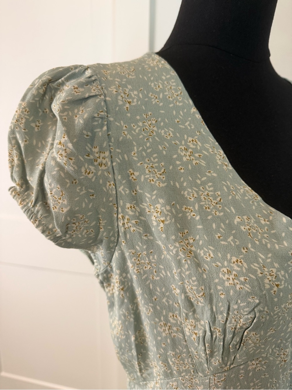 In Loom - Button Front Sage Floral Midi Dress - Picture 3 of 8